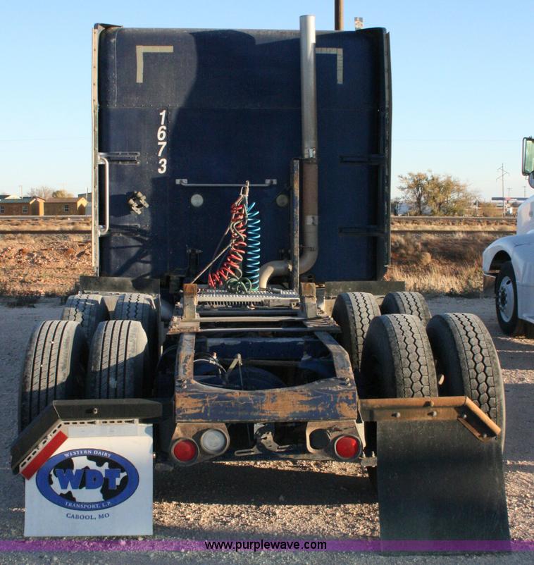 image for item G5564 1998 Peterbilt 377 semi truck