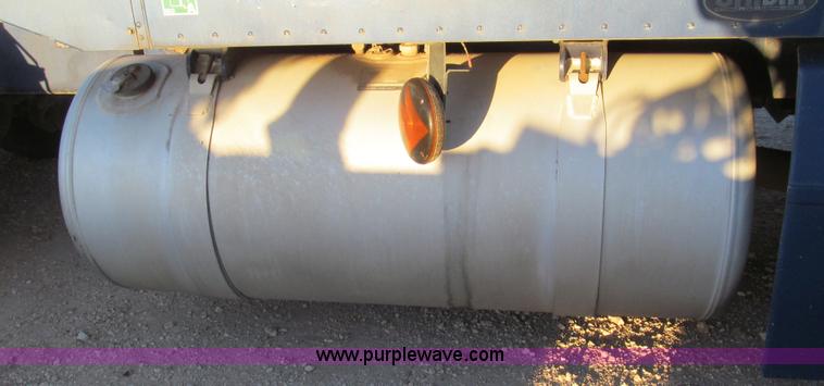 image for item G5564 1998 Peterbilt 377 semi truck