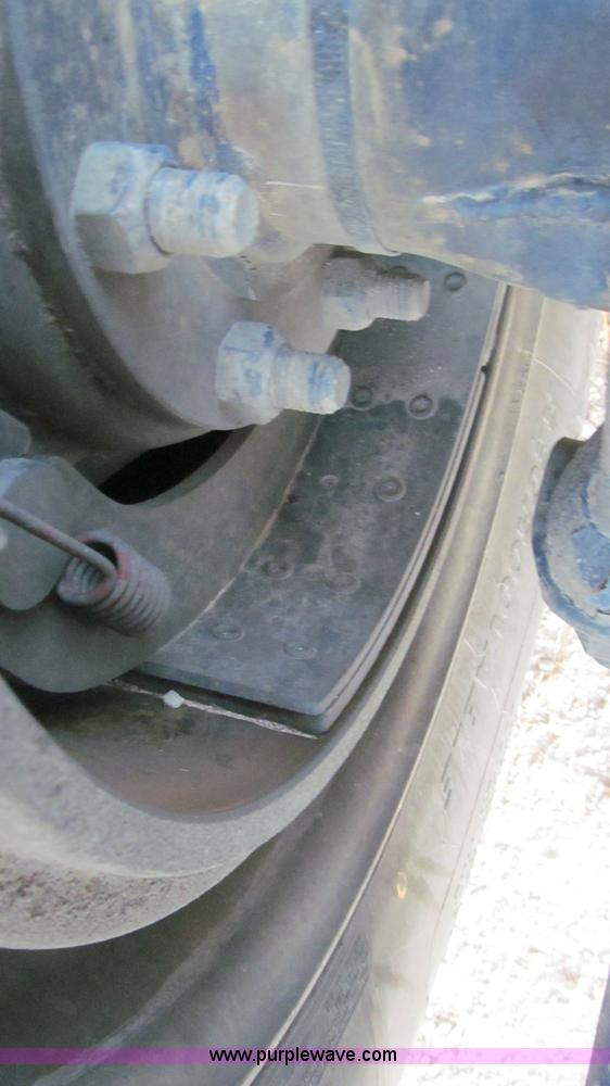 image for item G5564 1998 Peterbilt 377 semi truck