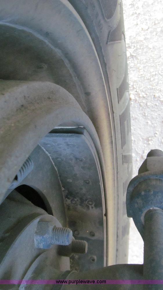 image for item G5564 1998 Peterbilt 377 semi truck