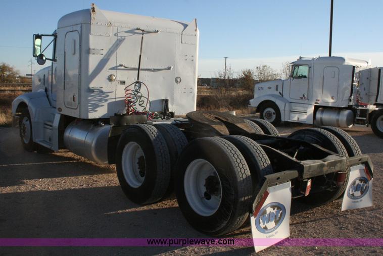 image for item G5565 1999 Peterbilt 377 semi truck