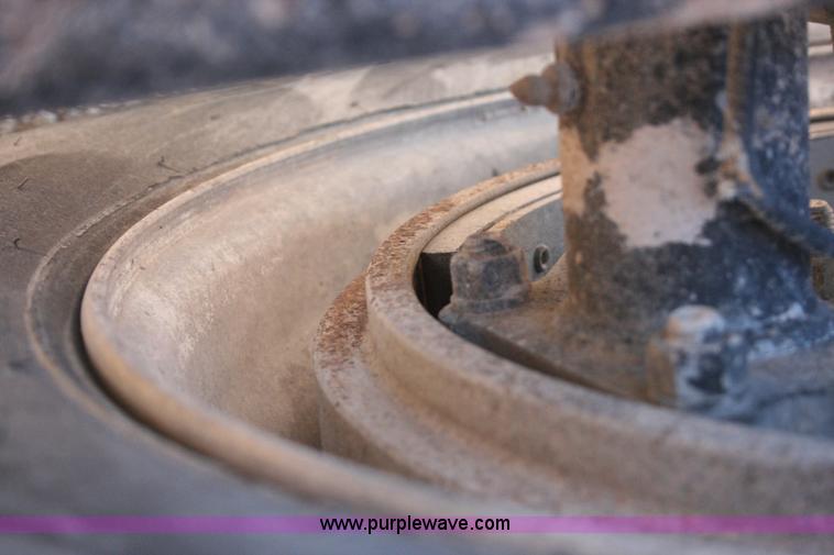 image for item G5565 1999 Peterbilt 377 semi truck