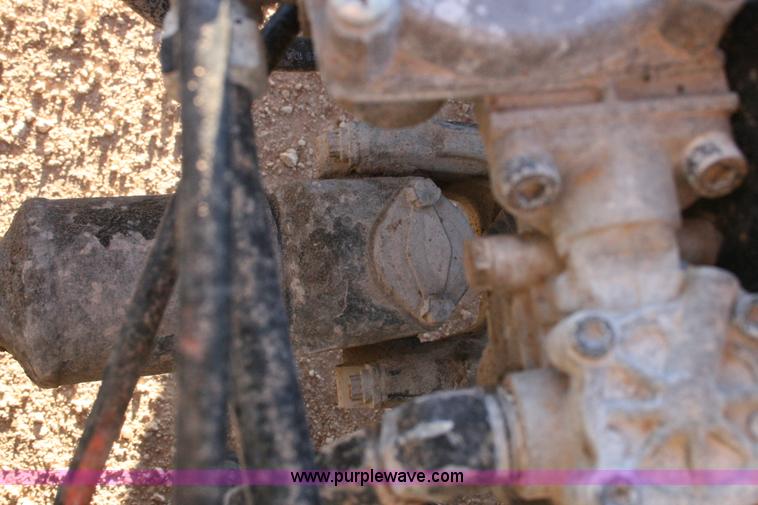 image for item G5565 1999 Peterbilt 377 semi truck