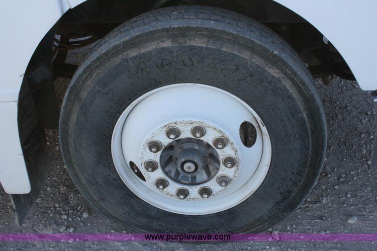 image for item G5566 1999 Peterbilt 377 semi truck