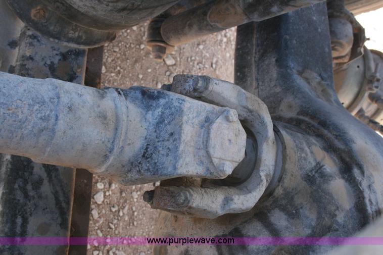 image for item G5566 1999 Peterbilt 377 semi truck