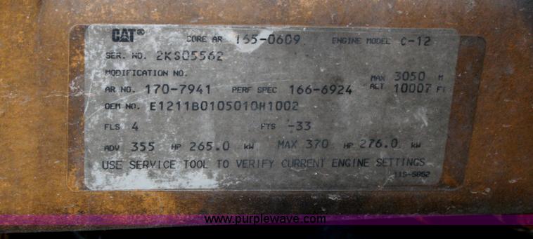 image for item G5566 1999 Peterbilt 377 semi truck