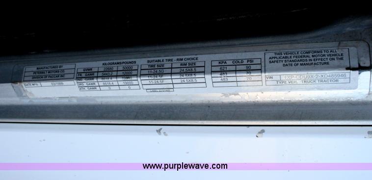 image for item G5566 1999 Peterbilt 377 semi truck