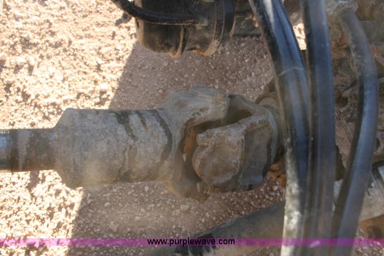 image for item G5567 2000 Peterbilt 377 semi truck