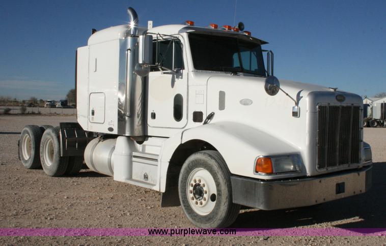 image for item G5568 2000 Peterbilt 377 semi truck