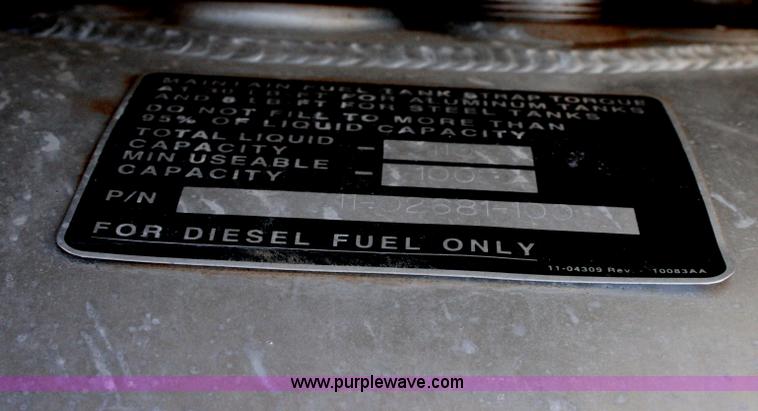 image for item G5569 1999 Peterbilt 377 semi truck