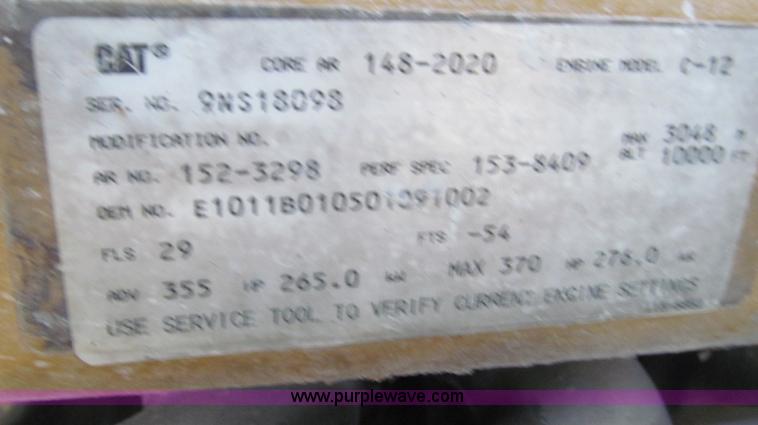 image for item G5569 1999 Peterbilt 377 semi truck