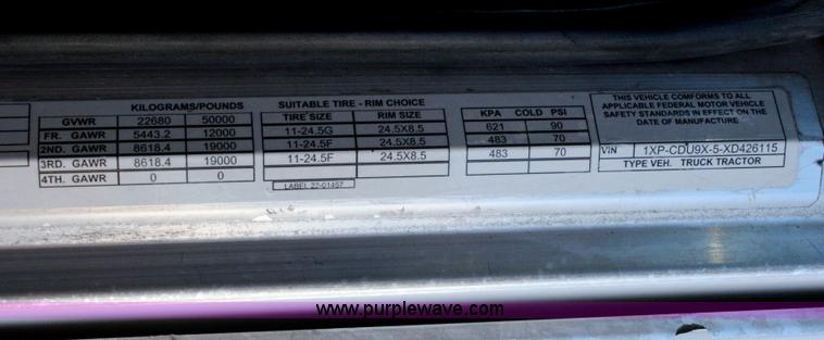 image for item G5569 1999 Peterbilt 377 semi truck