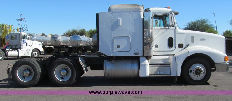 image for item G5577 1998 Peterbilt 377 semi truck