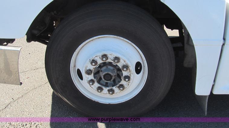 image for item G5577 1998 Peterbilt 377 semi truck