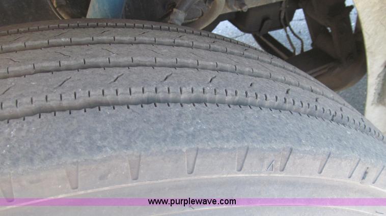 image for item G5577 1998 Peterbilt 377 semi truck