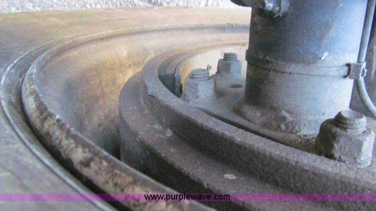 image for item G5577 1998 Peterbilt 377 semi truck