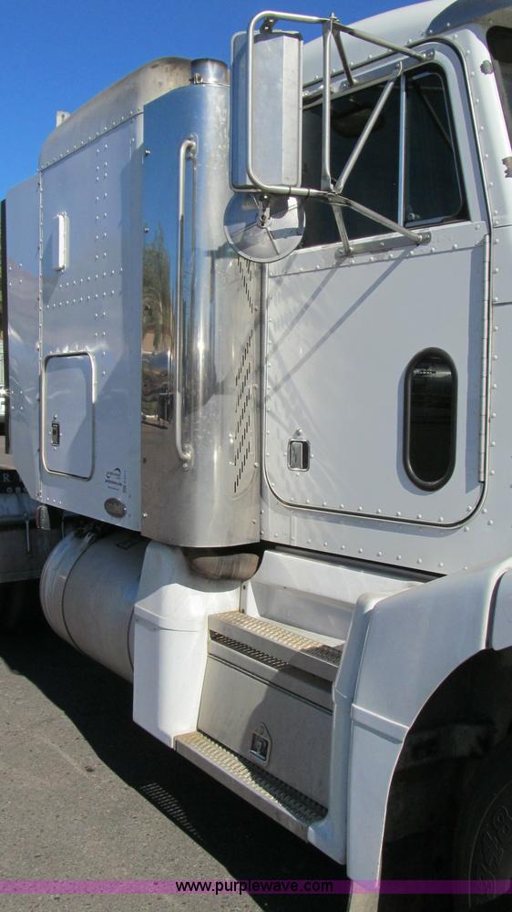 image for item G5577 1998 Peterbilt 377 semi truck