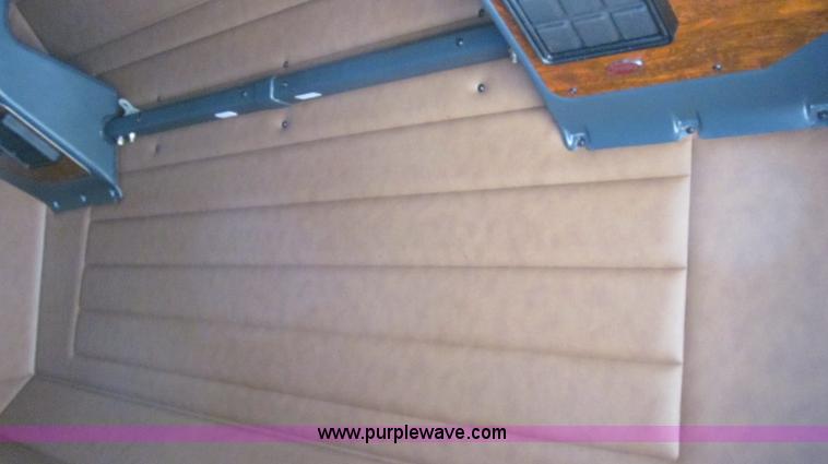 image for item G5577 1998 Peterbilt 377 semi truck