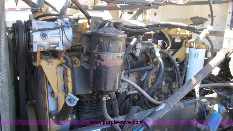 image for item G5577 1998 Peterbilt 377 semi truck