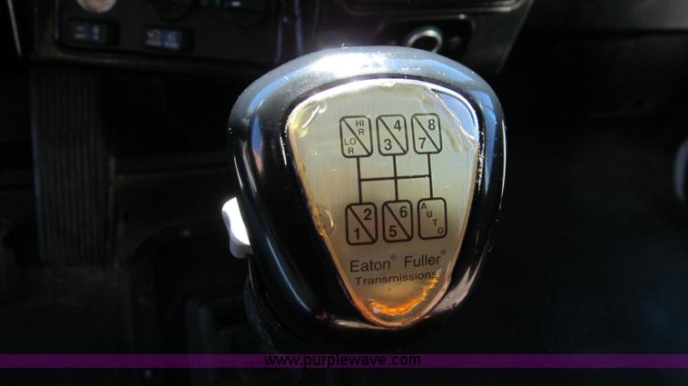 image for item G5577 1998 Peterbilt 377 semi truck