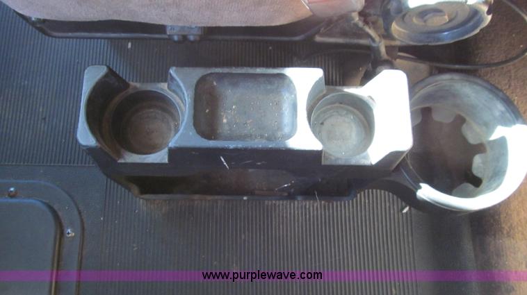 image for item G5577 1998 Peterbilt 377 semi truck