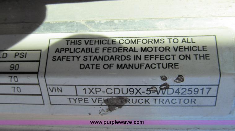 image for item G5577 1998 Peterbilt 377 semi truck