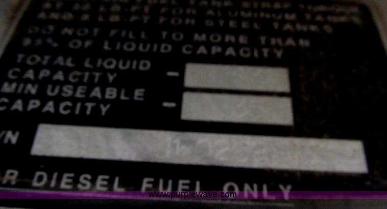 image for item G5578 2000 Peterbilt 377 semi truck