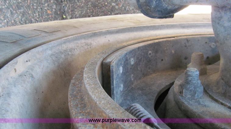 image for item G5578 2000 Peterbilt 377 semi truck