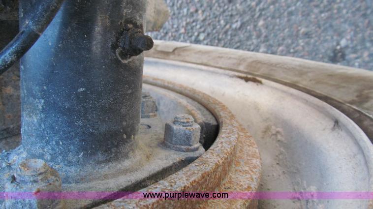 image for item G5578 2000 Peterbilt 377 semi truck