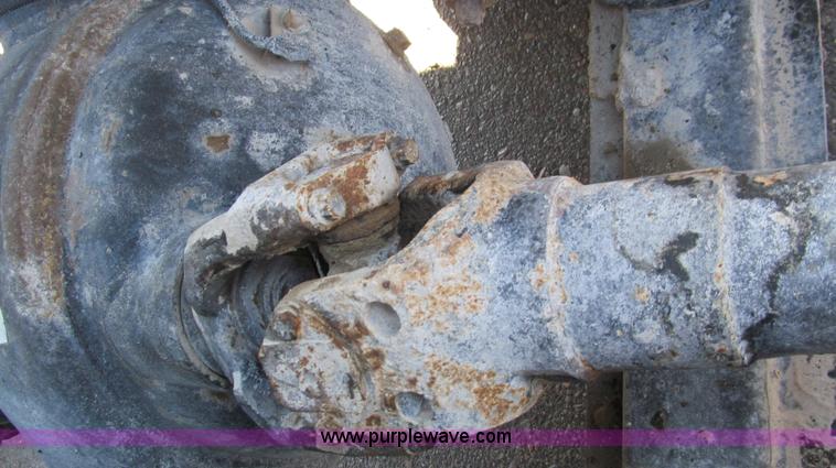 image for item G5578 2000 Peterbilt 377 semi truck