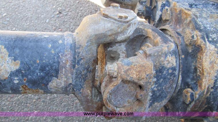 image for item G5578 2000 Peterbilt 377 semi truck