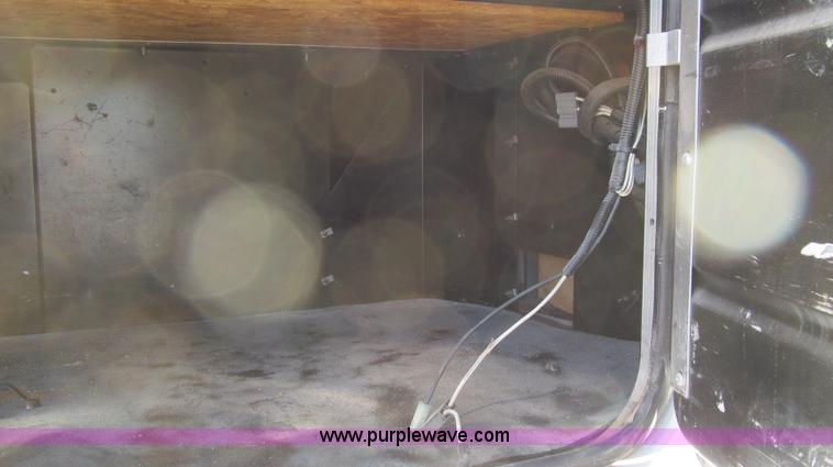 image for item G5578 2000 Peterbilt 377 semi truck