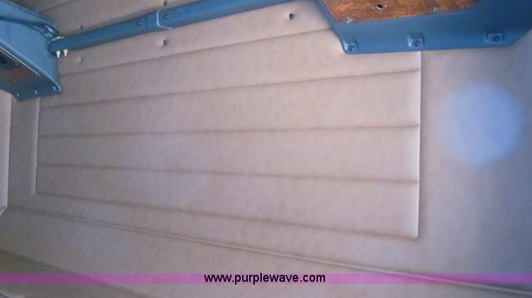 image for item G5578 2000 Peterbilt 377 semi truck