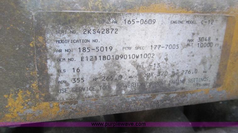 image for item G5578 2000 Peterbilt 377 semi truck