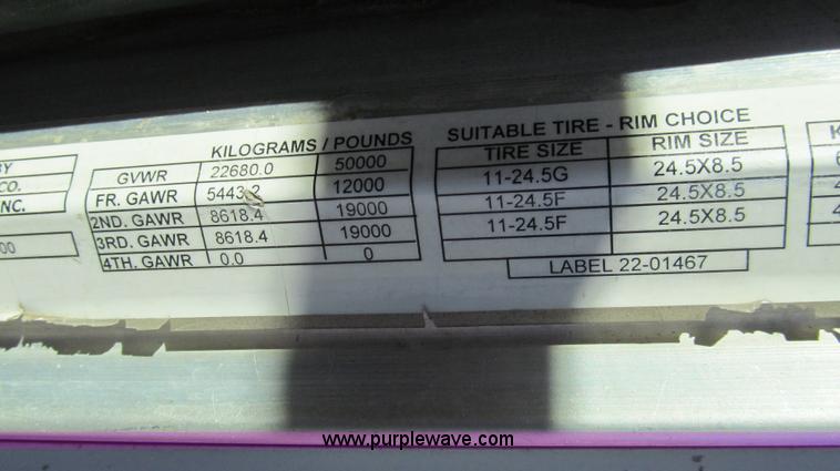 image for item G5578 2000 Peterbilt 377 semi truck