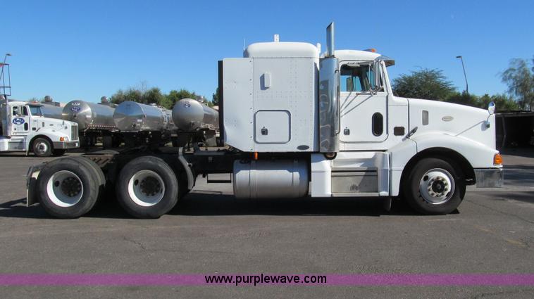 image for item G5579 1999 Peterbilt 377 semi truck