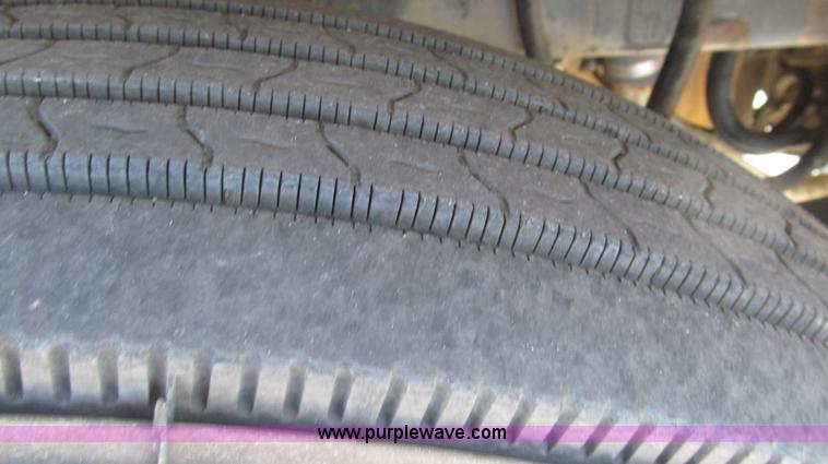 image for item G5579 1999 Peterbilt 377 semi truck