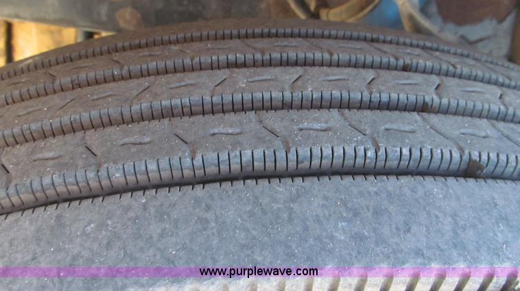 image for item G5579 1999 Peterbilt 377 semi truck