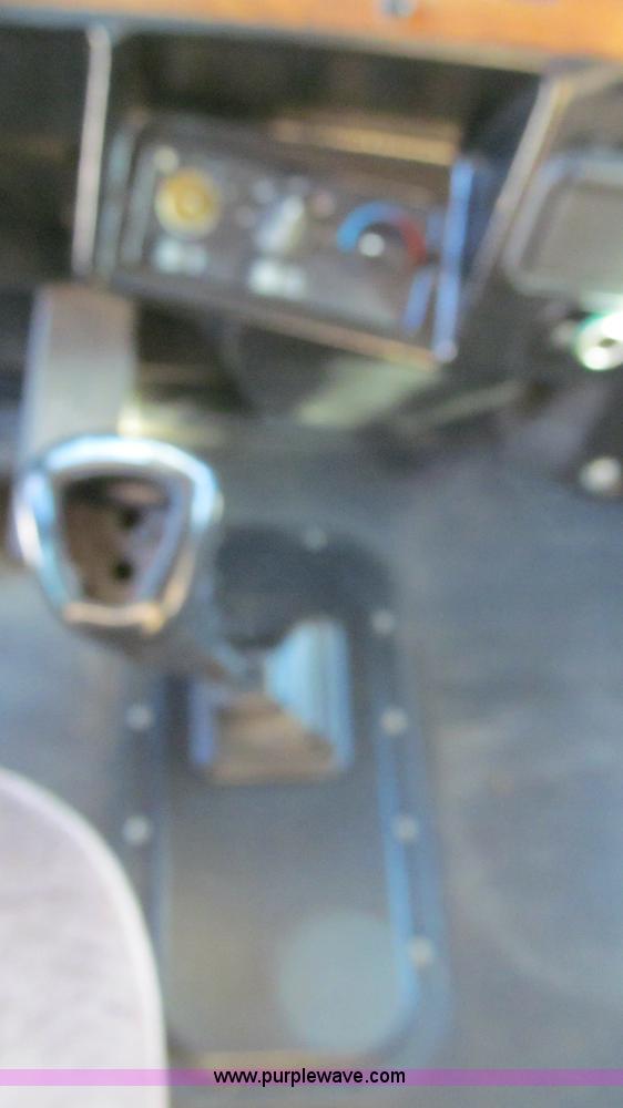 image for item G5579 1999 Peterbilt 377 semi truck