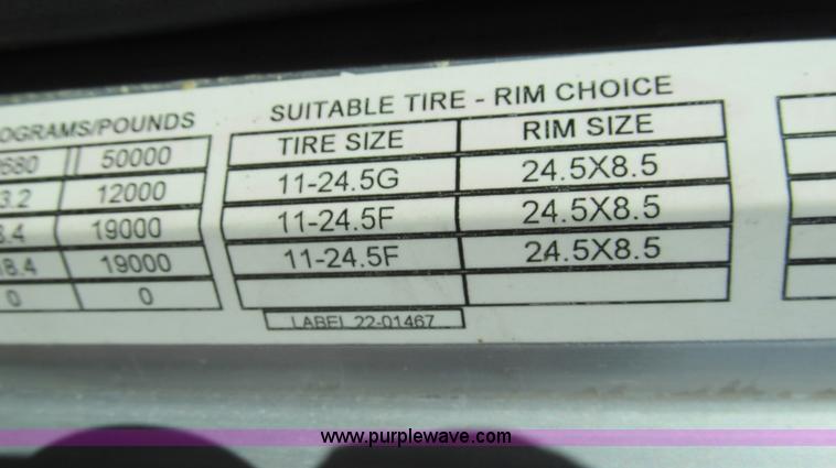 image for item G5579 1999 Peterbilt 377 semi truck