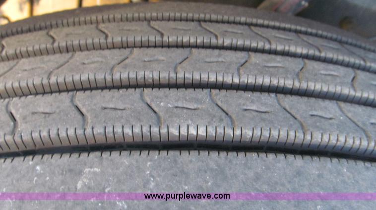 image for item G5580 1999 Peterbilt 377 semi truck