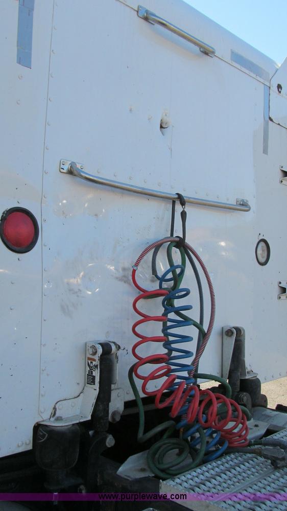 image for item G5580 1999 Peterbilt 377 semi truck