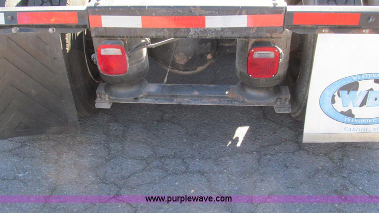 image for item G5580 1999 Peterbilt 377 semi truck