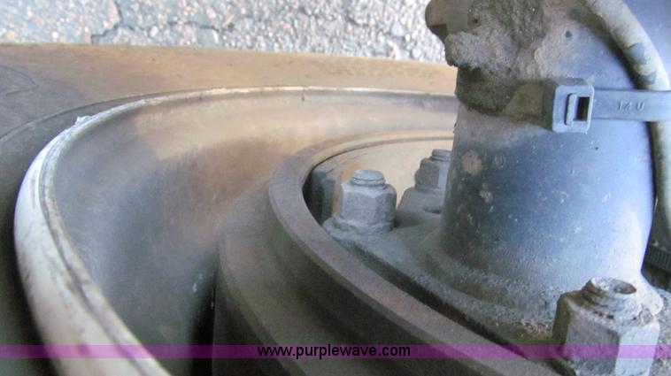 image for item G5580 1999 Peterbilt 377 semi truck