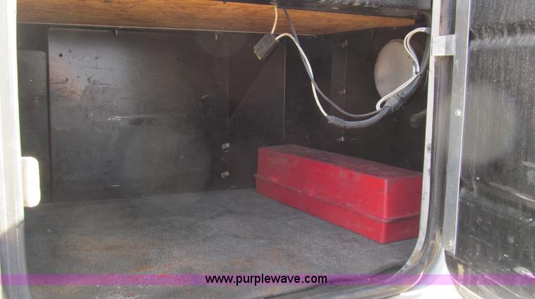 image for item G5580 1999 Peterbilt 377 semi truck