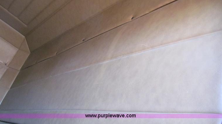 image for item G5580 1999 Peterbilt 377 semi truck