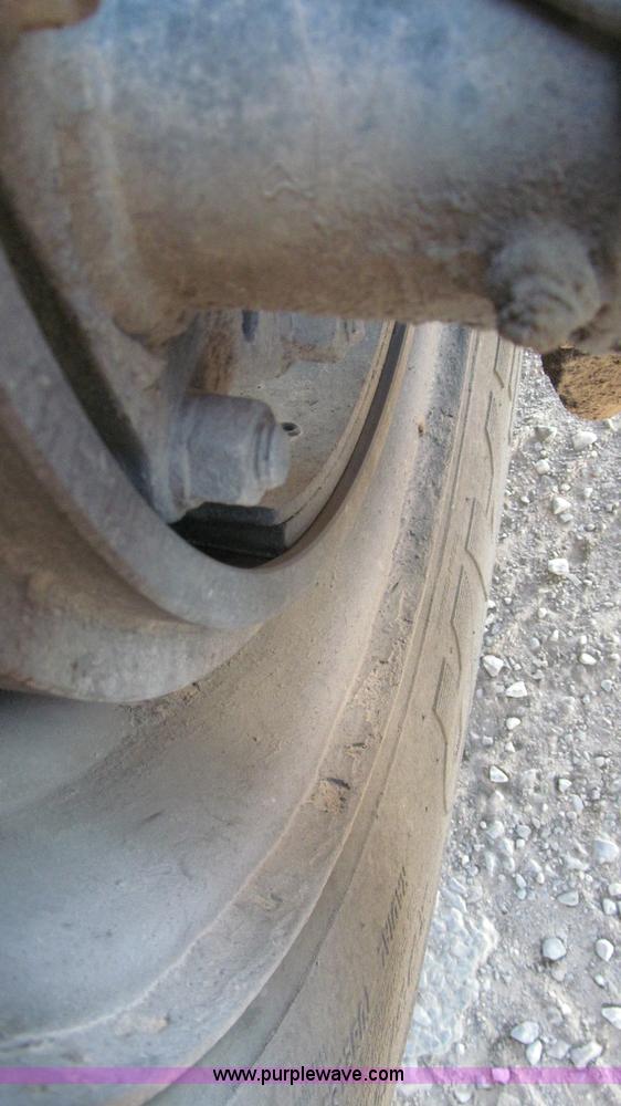 image for item G5581 1999 Peterbilt 377 semi truck