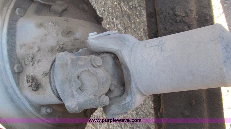 image for item G5581 1999 Peterbilt 377 semi truck