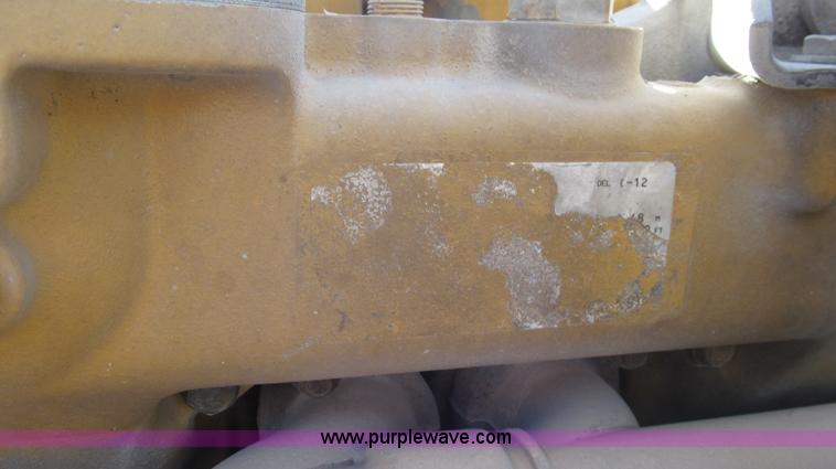 image for item G5581 1999 Peterbilt 377 semi truck