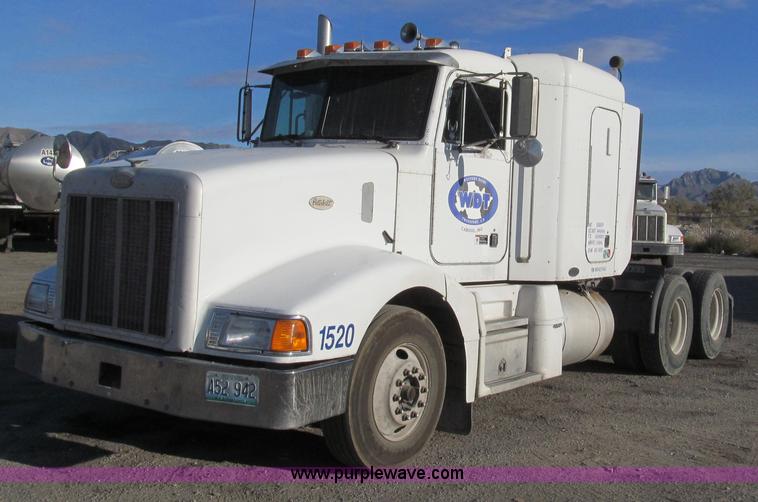 image for item G5582 1998 Peterbilt 377 semi truck
